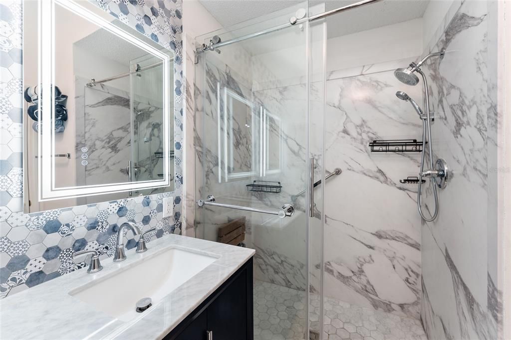 Active With Contract: $299,900 (2 beds, 2 baths, 1230 Square Feet)