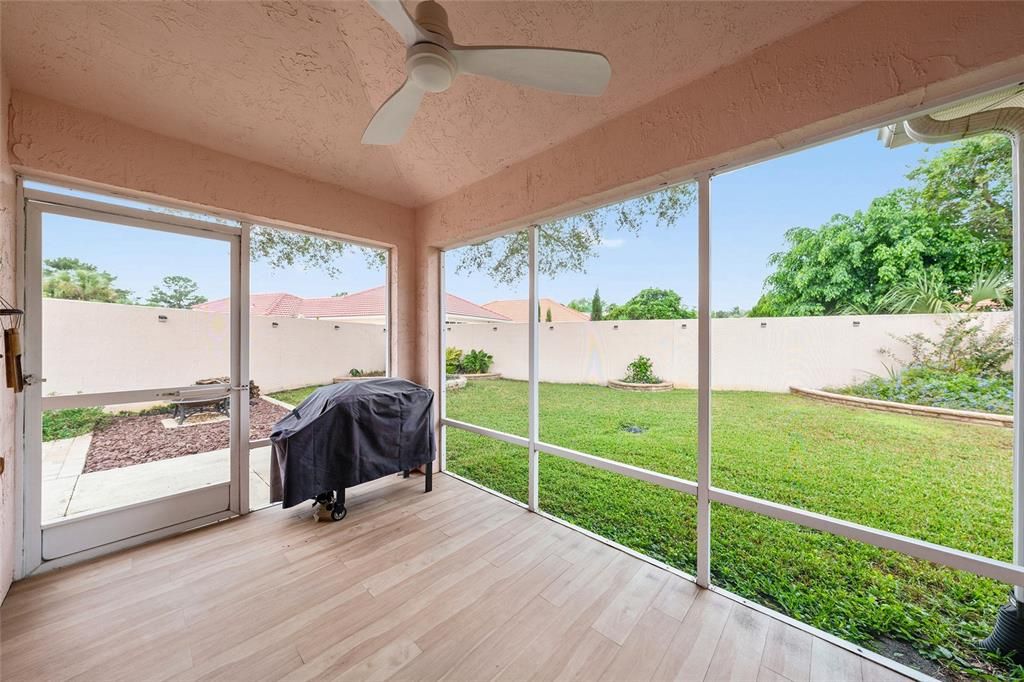 Active With Contract: $299,900 (2 beds, 2 baths, 1230 Square Feet)