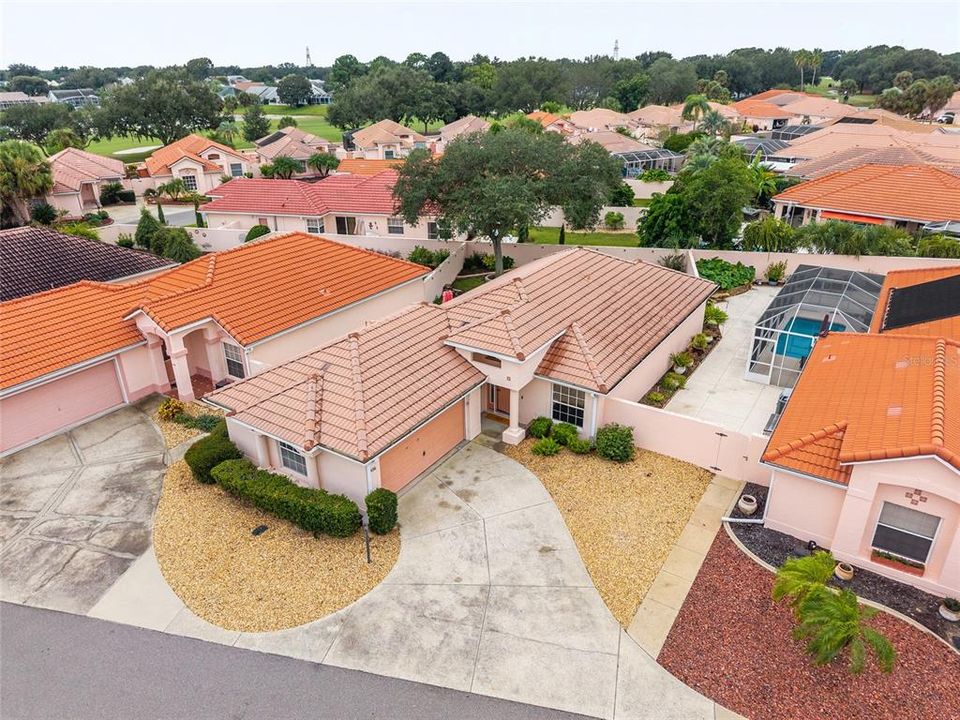 Active With Contract: $299,900 (2 beds, 2 baths, 1230 Square Feet)