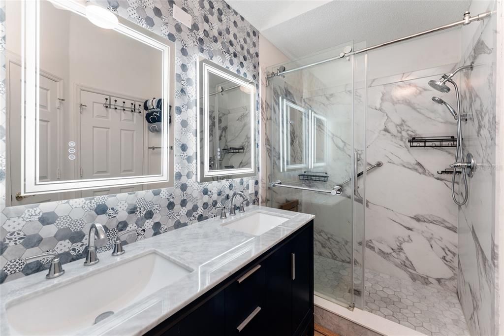 Active With Contract: $299,900 (2 beds, 2 baths, 1230 Square Feet)