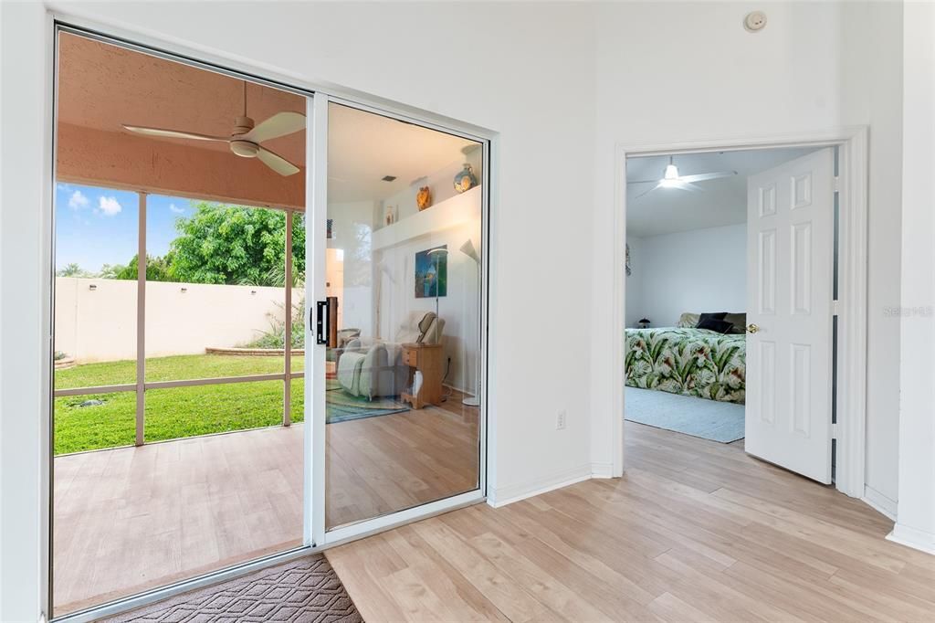 Active With Contract: $299,900 (2 beds, 2 baths, 1230 Square Feet)