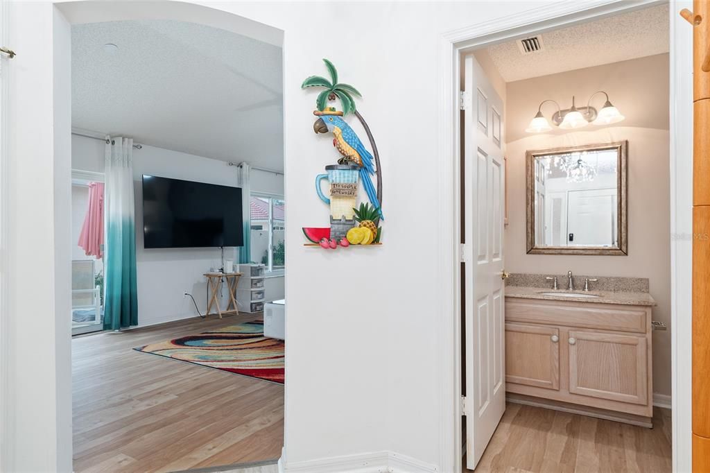 Active With Contract: $299,900 (2 beds, 2 baths, 1230 Square Feet)