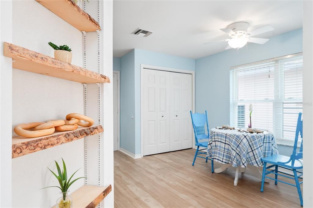 Active With Contract: $299,900 (2 beds, 2 baths, 1230 Square Feet)