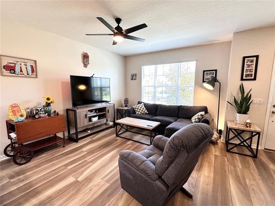 На продажу: $365,000 (3 спален, 2 ванн, 1484 Квадратных фут)