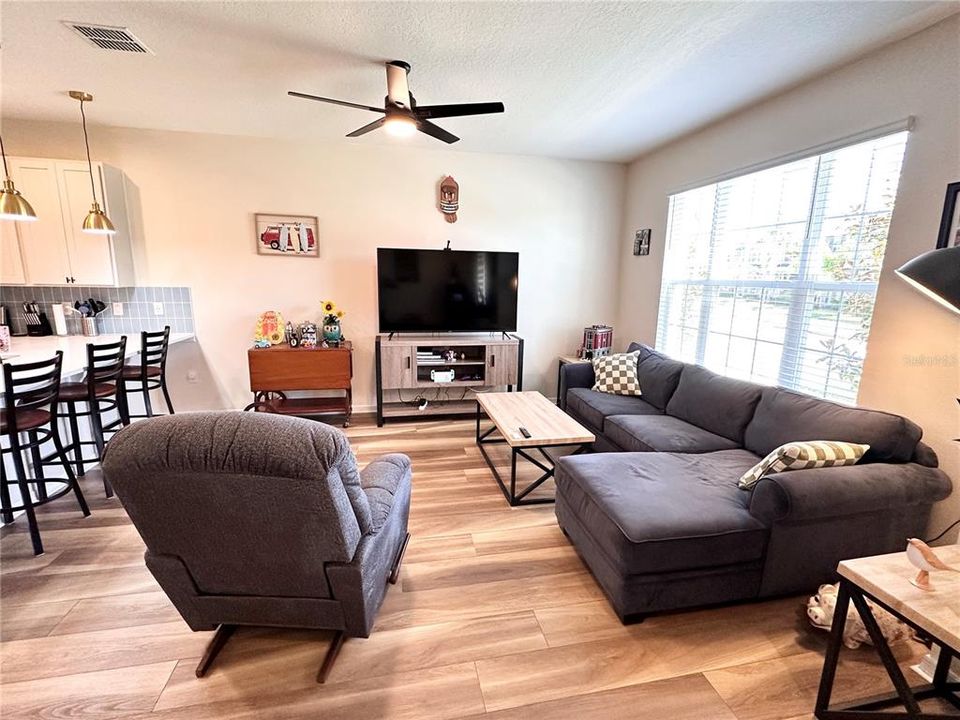 На продажу: $365,000 (3 спален, 2 ванн, 1484 Квадратных фут)