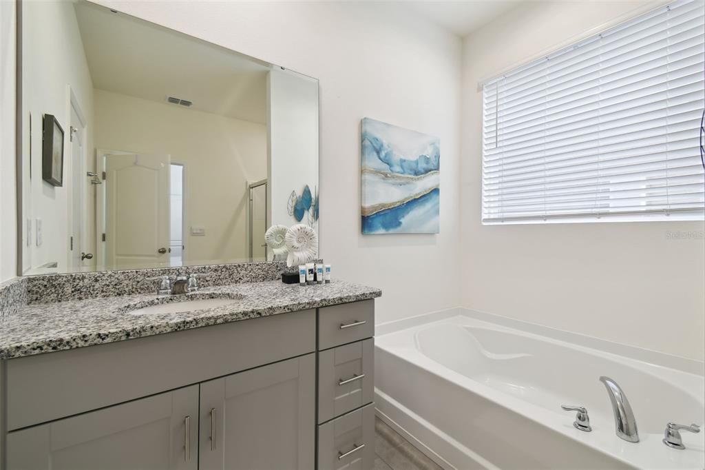 For Rent: $4,500 (7 beds, 5 baths, 3526 Square Feet)