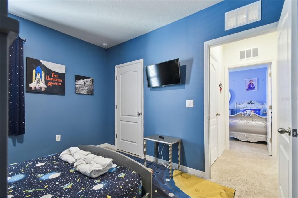 For Rent: $4,500 (7 beds, 5 baths, 3526 Square Feet)