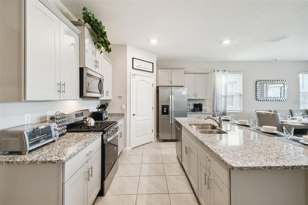 For Rent: $4,500 (7 beds, 5 baths, 3526 Square Feet)