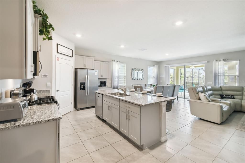 For Rent: $4,500 (7 beds, 5 baths, 3526 Square Feet)