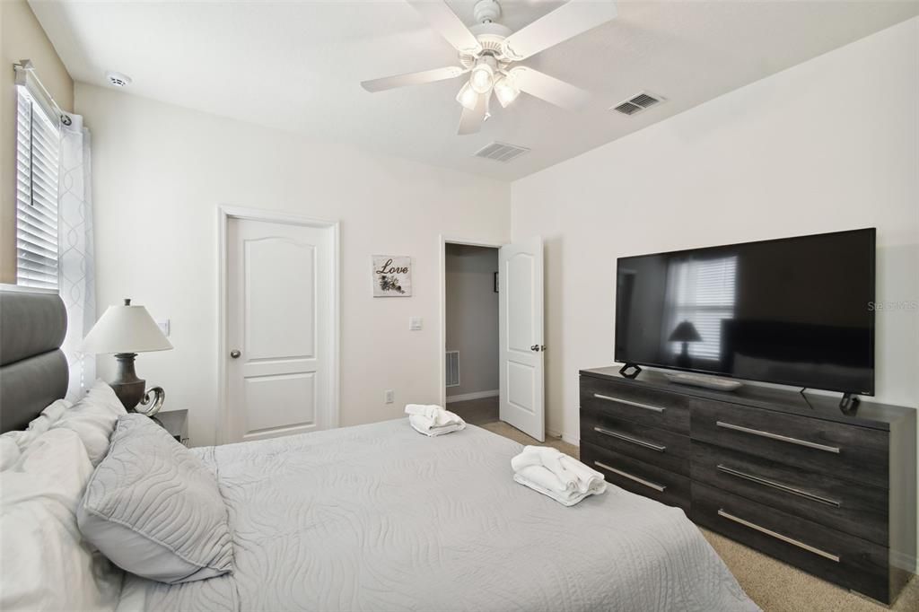 For Rent: $4,500 (7 beds, 5 baths, 3526 Square Feet)