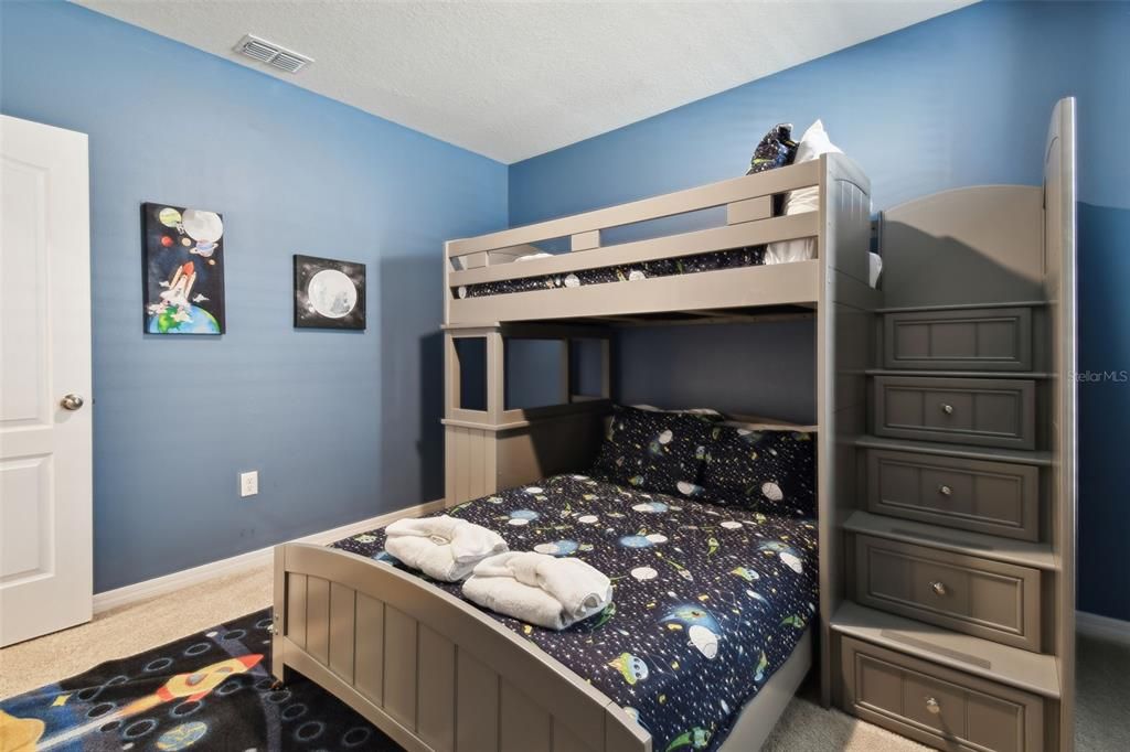 For Rent: $4,500 (7 beds, 5 baths, 3526 Square Feet)