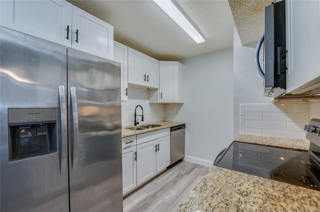 В аренду: $1,500 (2 спален, 2 ванн, 833 Квадратных фут)