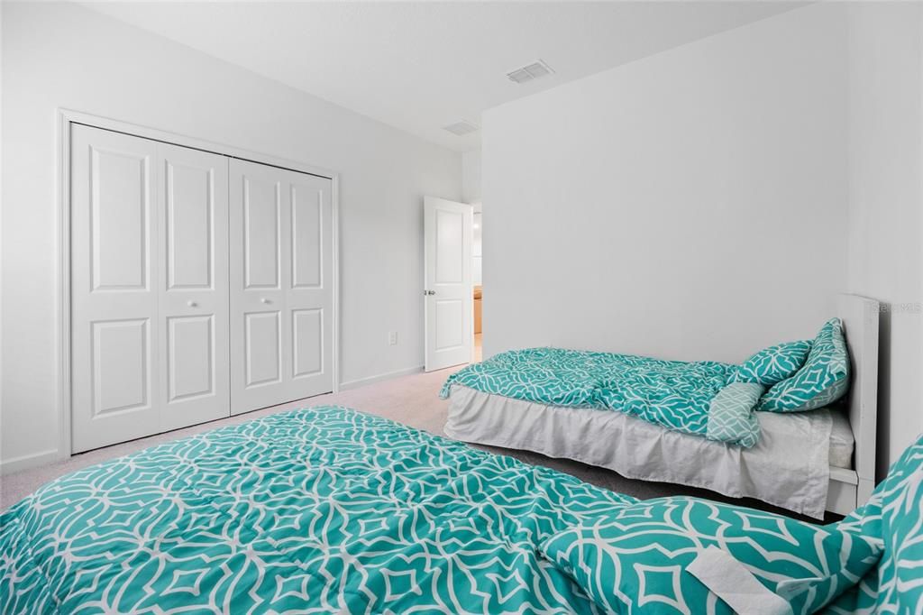 For Sale: $380,000 (4 beds, 3 baths, 2292 Square Feet)