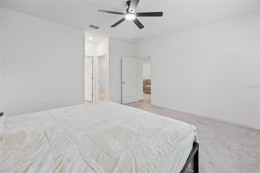 For Sale: $380,000 (4 beds, 3 baths, 2292 Square Feet)