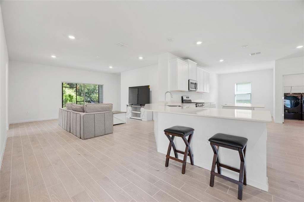 For Sale: $380,000 (4 beds, 3 baths, 2292 Square Feet)