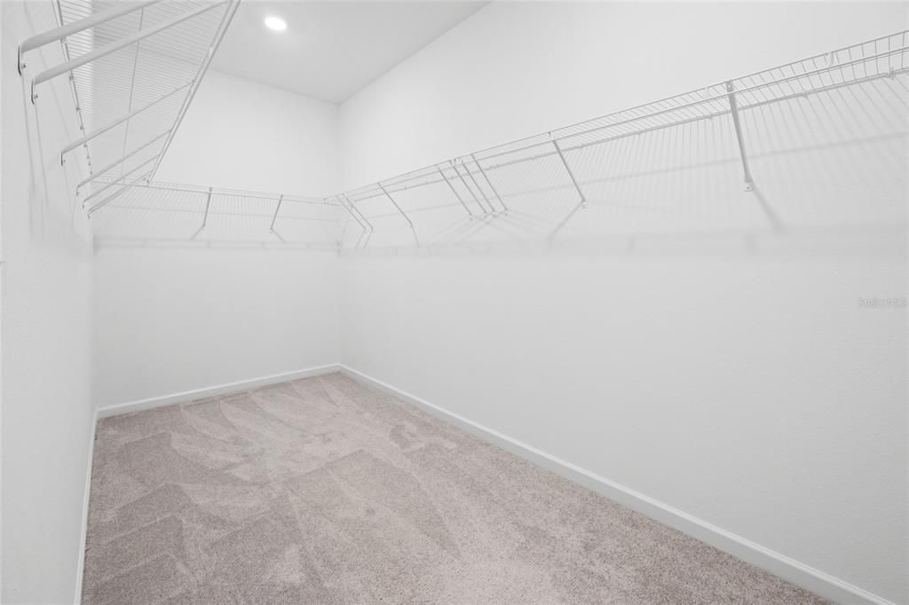 For Sale: $380,000 (4 beds, 3 baths, 2292 Square Feet)