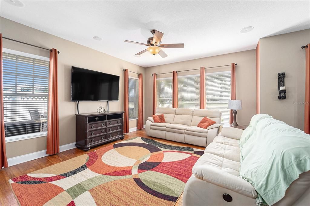 For Sale: $425,000 (3 beds, 2 baths, 2028 Square Feet)