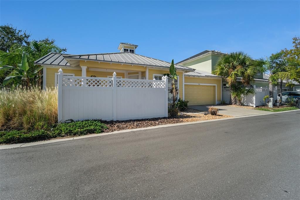 For Sale: $425,000 (3 beds, 2 baths, 2028 Square Feet)