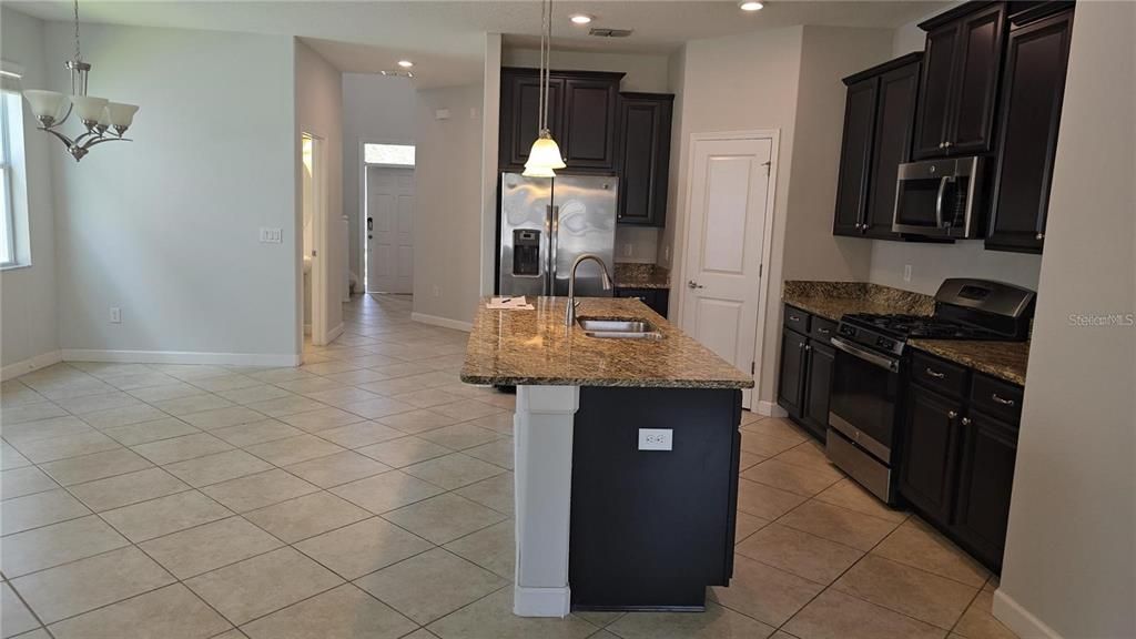 Active With Contract: $3,295 (5 beds, 3 baths, 2508 Square Feet)