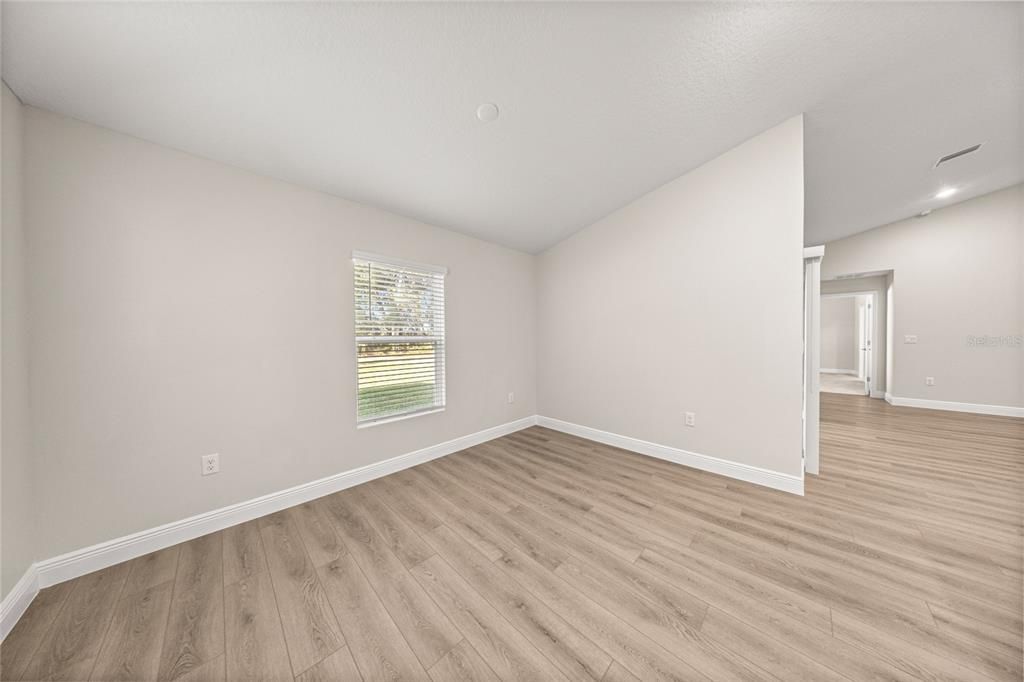 Под контрактом: $310,000 (2 спален, 2 ванн, 1810 Квадратных фут)