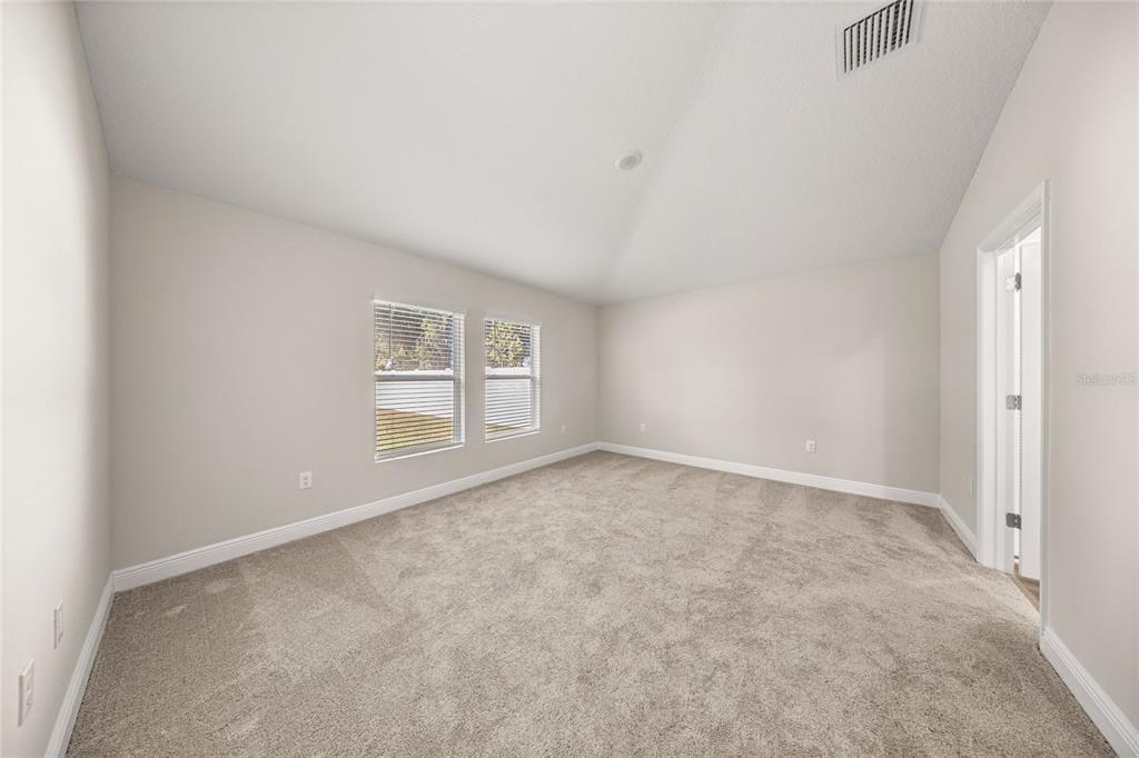 Под контрактом: $310,000 (2 спален, 2 ванн, 1810 Квадратных фут)