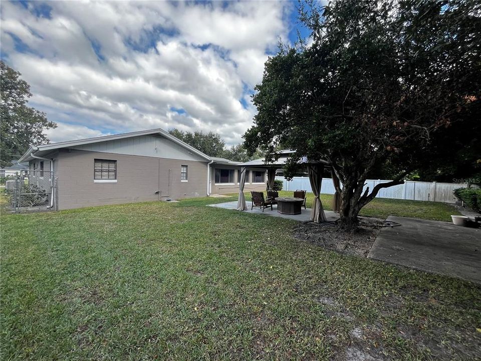 Active With Contract: $3,100 (3 beds, 2 baths, 1863 Square Feet)
