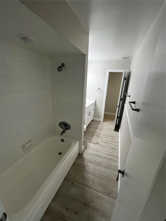 Active With Contract: $3,100 (3 beds, 2 baths, 1863 Square Feet)