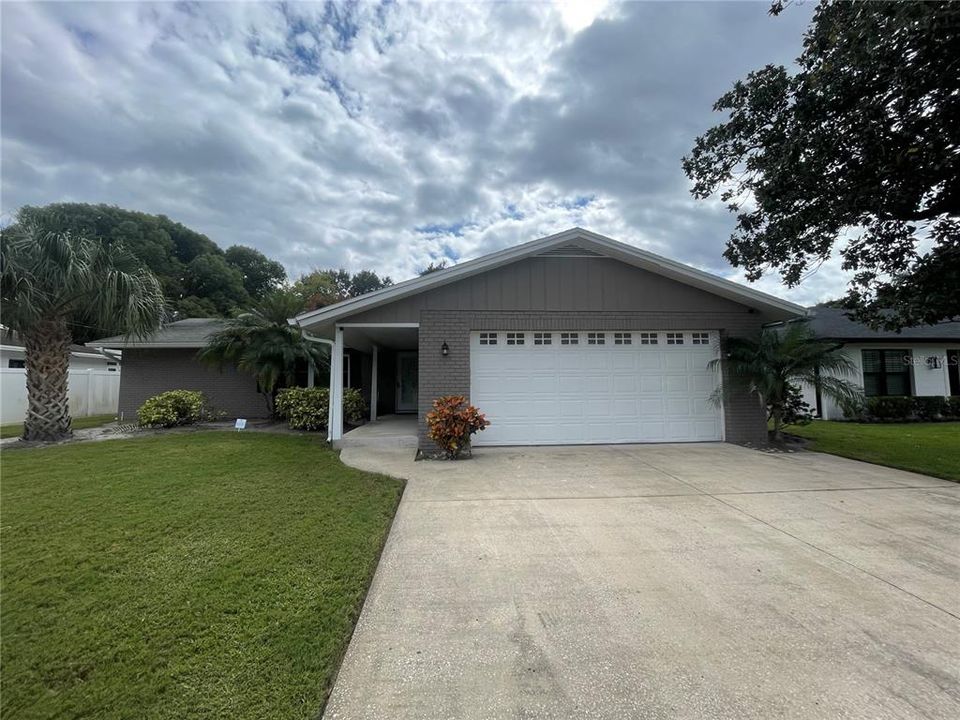 Active With Contract: $3,100 (3 beds, 2 baths, 1863 Square Feet)