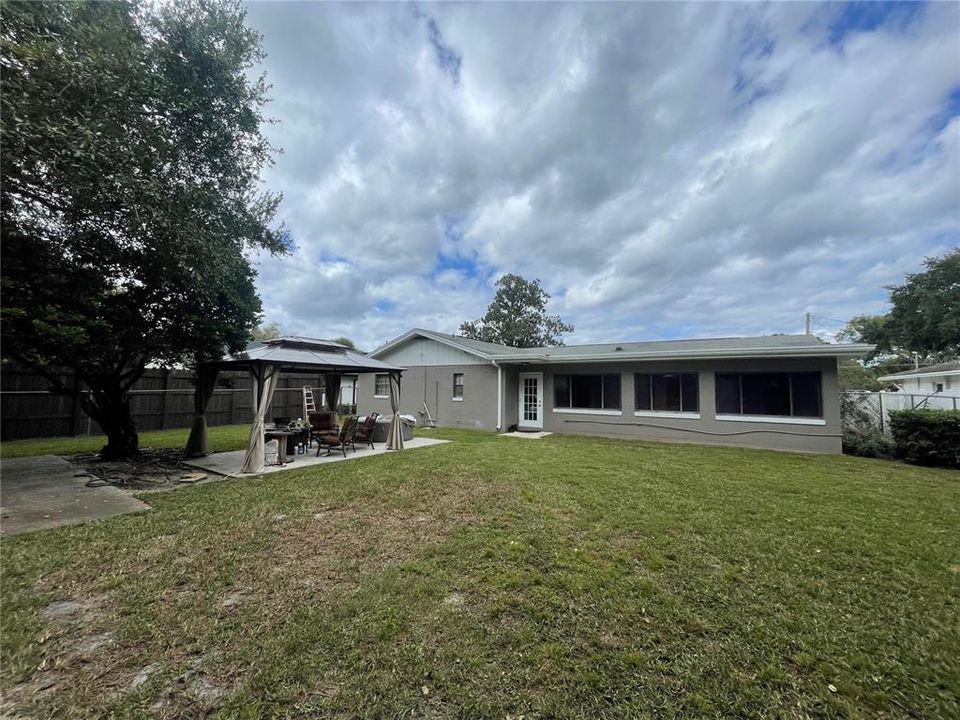 Active With Contract: $3,100 (3 beds, 2 baths, 1863 Square Feet)