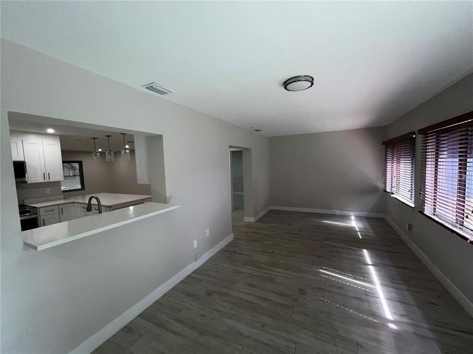 Active With Contract: $3,100 (3 beds, 2 baths, 1863 Square Feet)