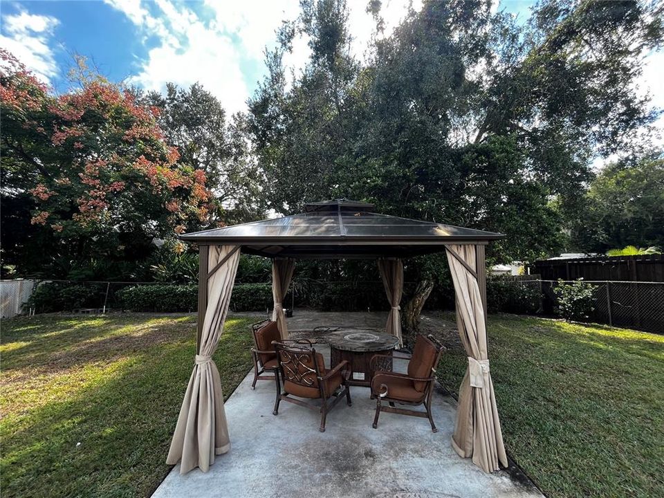 Active With Contract: $3,100 (3 beds, 2 baths, 1863 Square Feet)