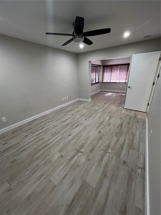 Active With Contract: $3,100 (3 beds, 2 baths, 1863 Square Feet)