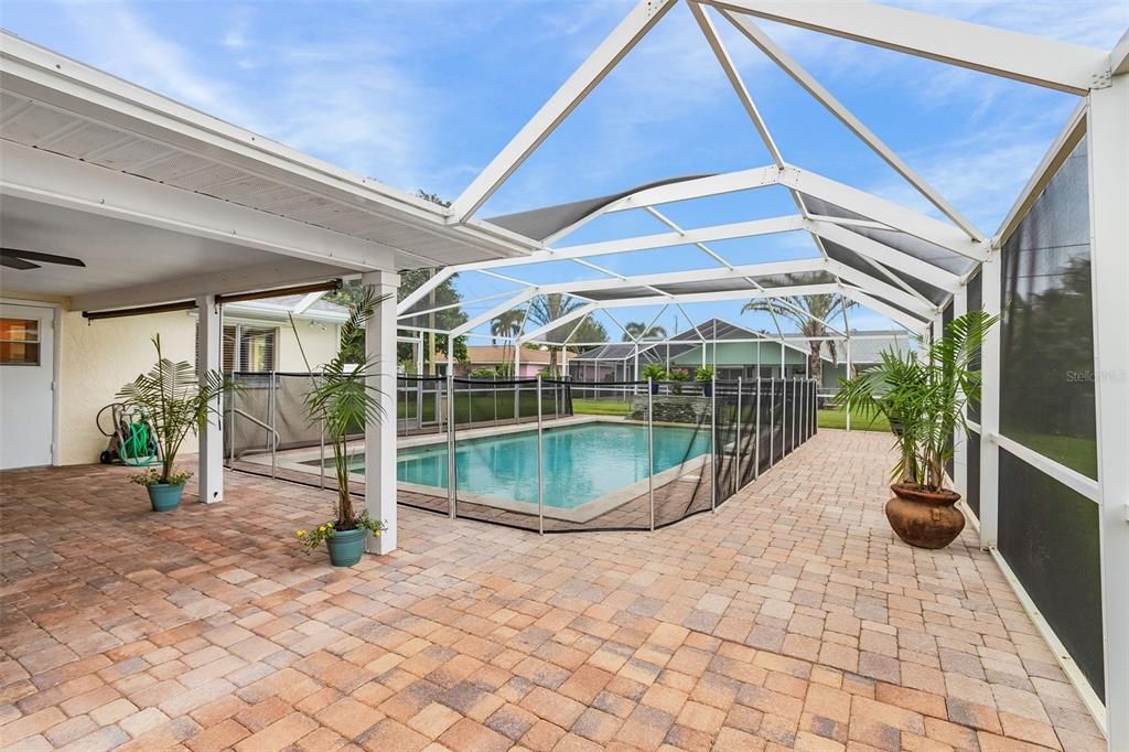 Под контрактом: $344,000 (3 спален, 2 ванн, 1729 Квадратных фут)