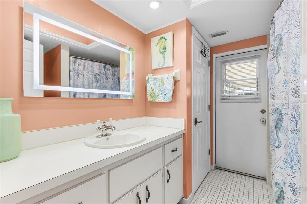 Под контрактом: $344,000 (3 спален, 2 ванн, 1729 Квадратных фут)