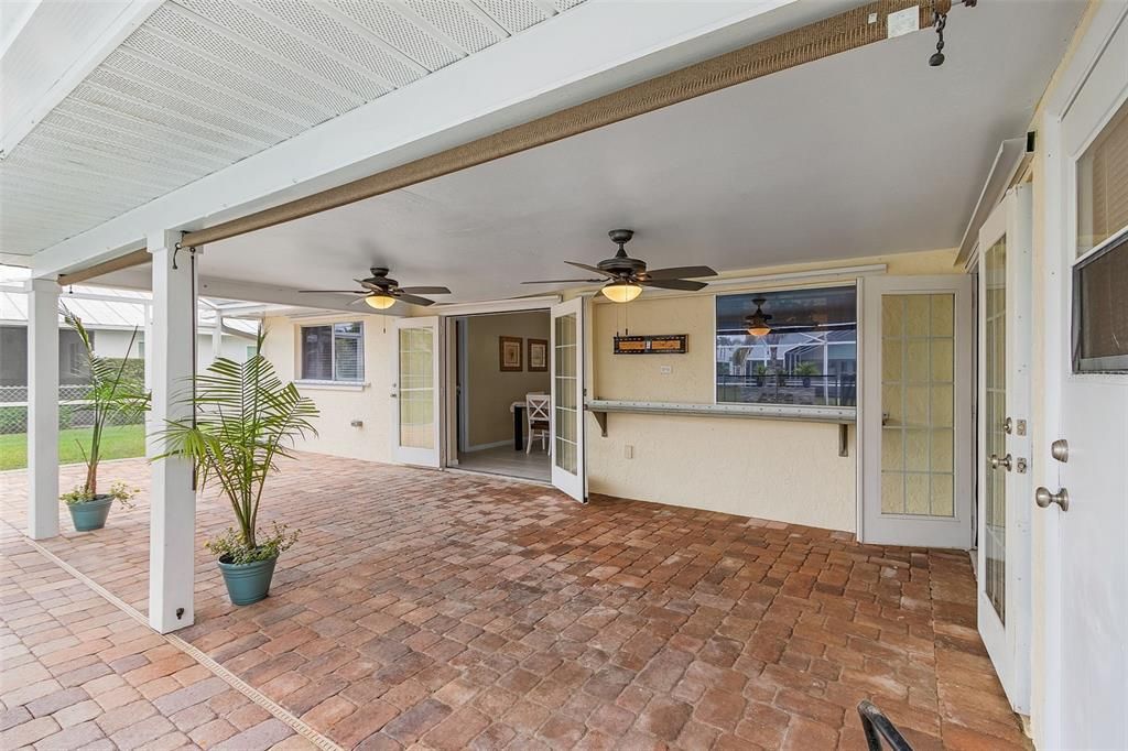 Под контрактом: $344,000 (3 спален, 2 ванн, 1729 Квадратных фут)