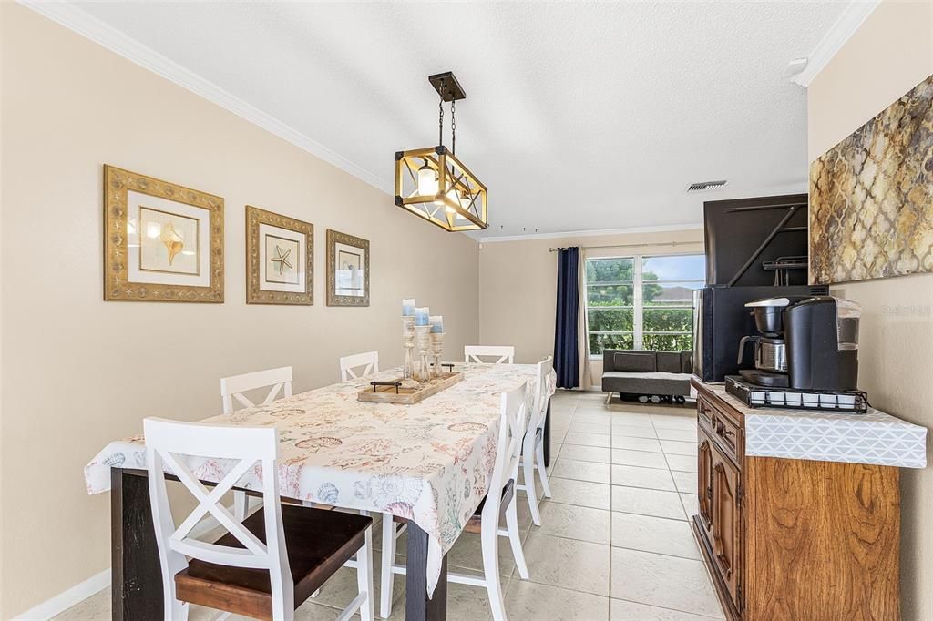 Под контрактом: $344,000 (3 спален, 2 ванн, 1729 Квадратных фут)