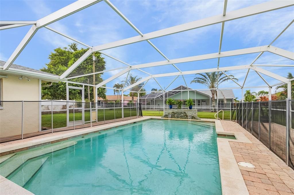 Под контрактом: $344,000 (3 спален, 2 ванн, 1729 Квадратных фут)