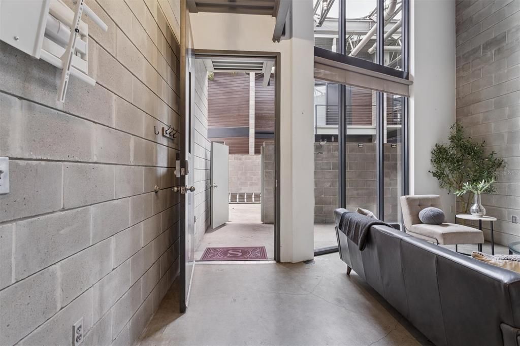 Activo con contrato: $649,999 (2 camas, 2 baños, 1263 Pies cuadrados)