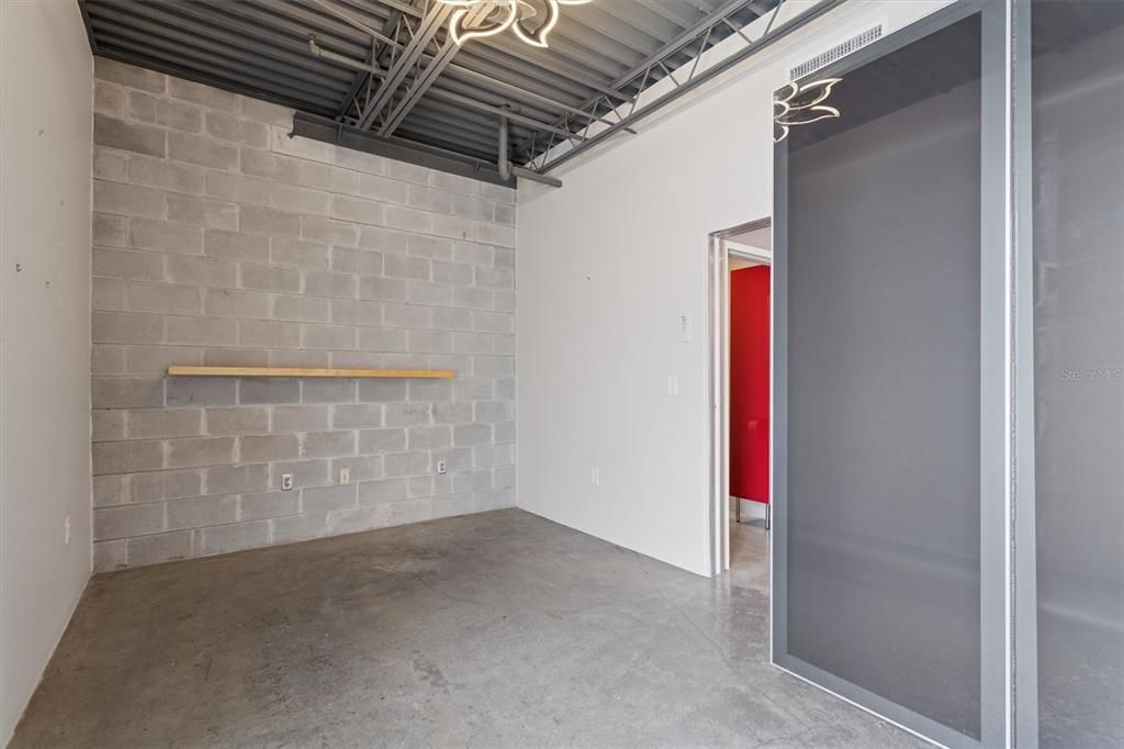 Activo con contrato: $649,999 (2 camas, 2 baños, 1263 Pies cuadrados)