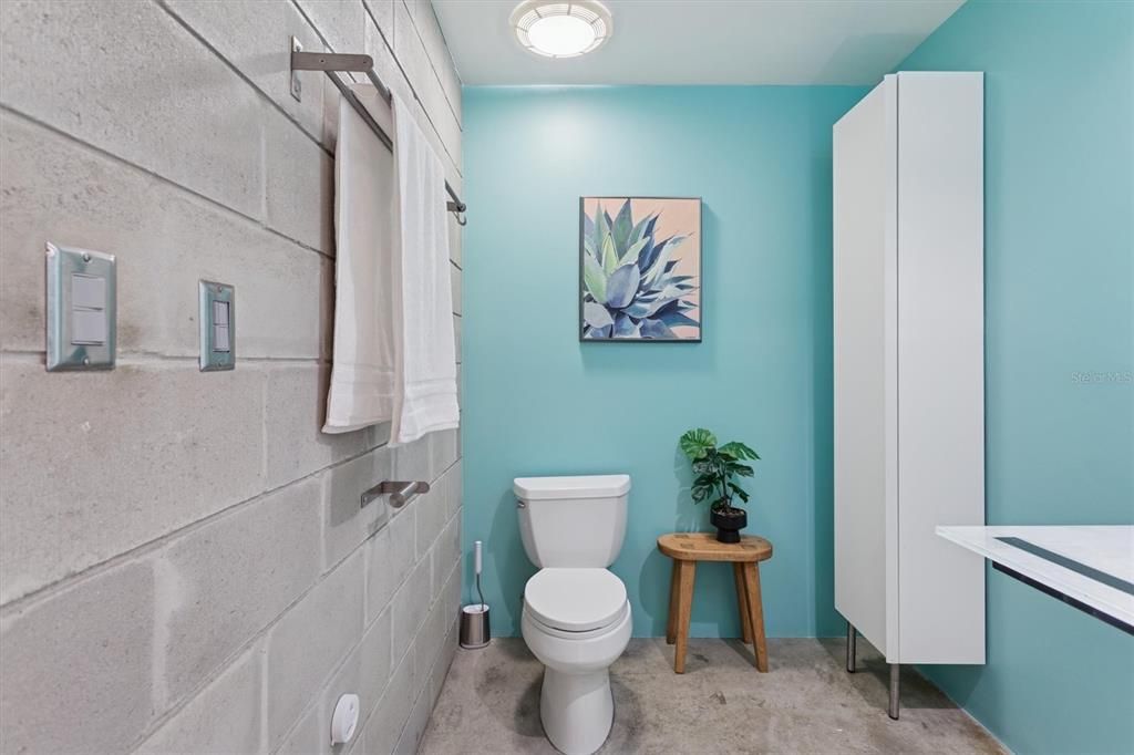 Activo con contrato: $649,999 (2 camas, 2 baños, 1263 Pies cuadrados)