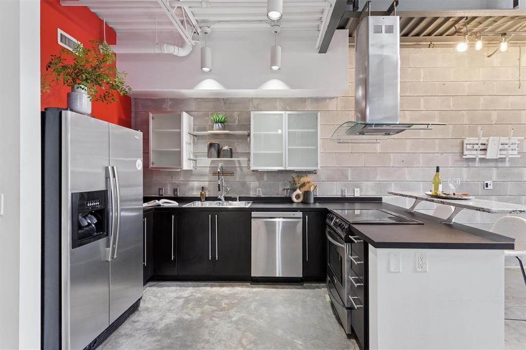 Activo con contrato: $649,999 (2 camas, 2 baños, 1263 Pies cuadrados)