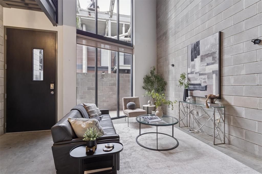 Activo con contrato: $649,999 (2 camas, 2 baños, 1263 Pies cuadrados)