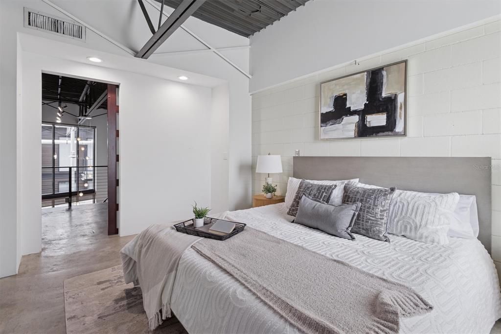 Activo con contrato: $649,999 (2 camas, 2 baños, 1263 Pies cuadrados)