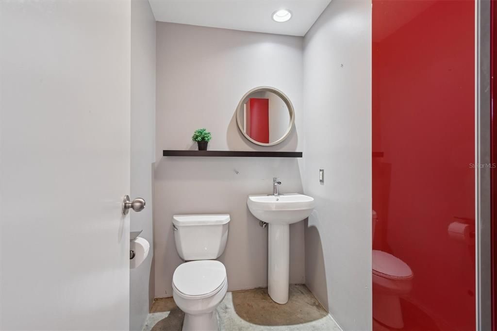 Activo con contrato: $649,999 (2 camas, 2 baños, 1263 Pies cuadrados)