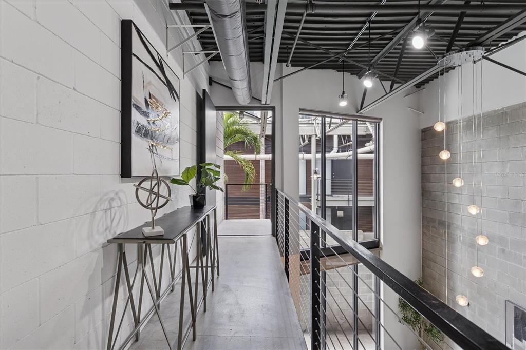 Activo con contrato: $649,999 (2 camas, 2 baños, 1263 Pies cuadrados)