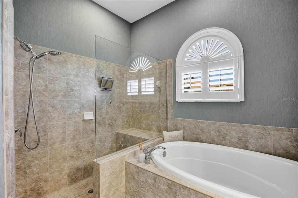 For Sale: $1,495,000 (4 beds, 3 baths, 3742 Square Feet)