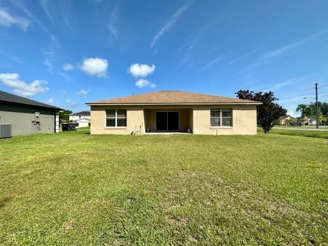 For Rent: $1,750 (3 beds, 2 baths, 1660 Square Feet)