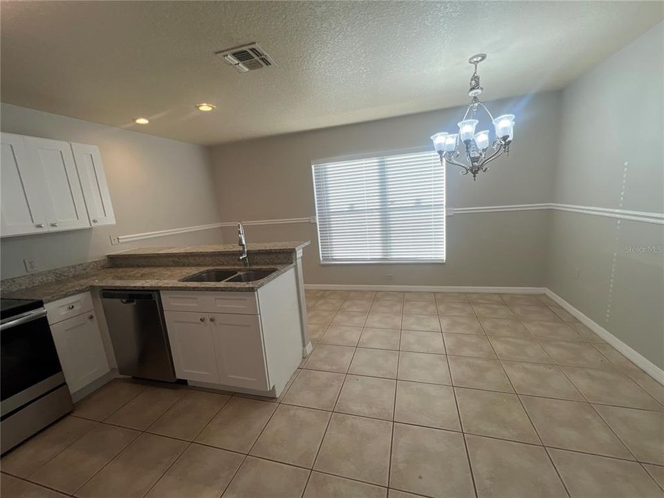 For Rent: $1,750 (3 beds, 2 baths, 1660 Square Feet)