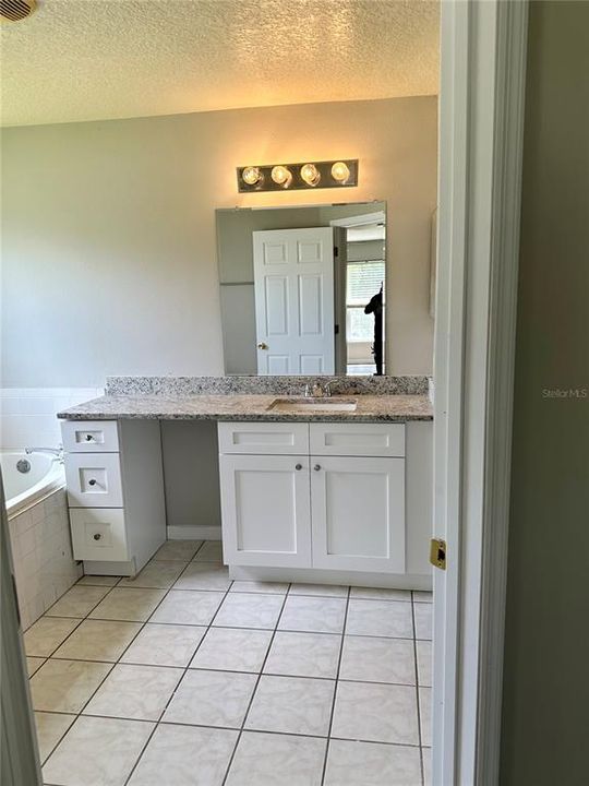 For Rent: $1,750 (3 beds, 2 baths, 1660 Square Feet)