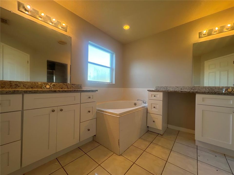 For Rent: $1,750 (3 beds, 2 baths, 1660 Square Feet)